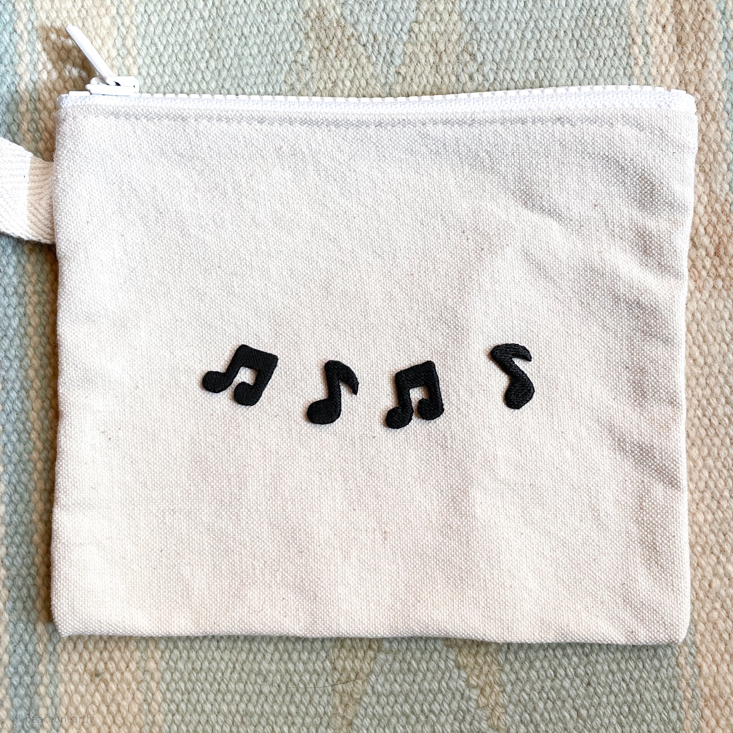 ★New★音符のミニ刺繍ワッペン　4枚セット　シール加工可